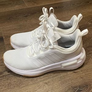 Which adidas gym shoes size 7